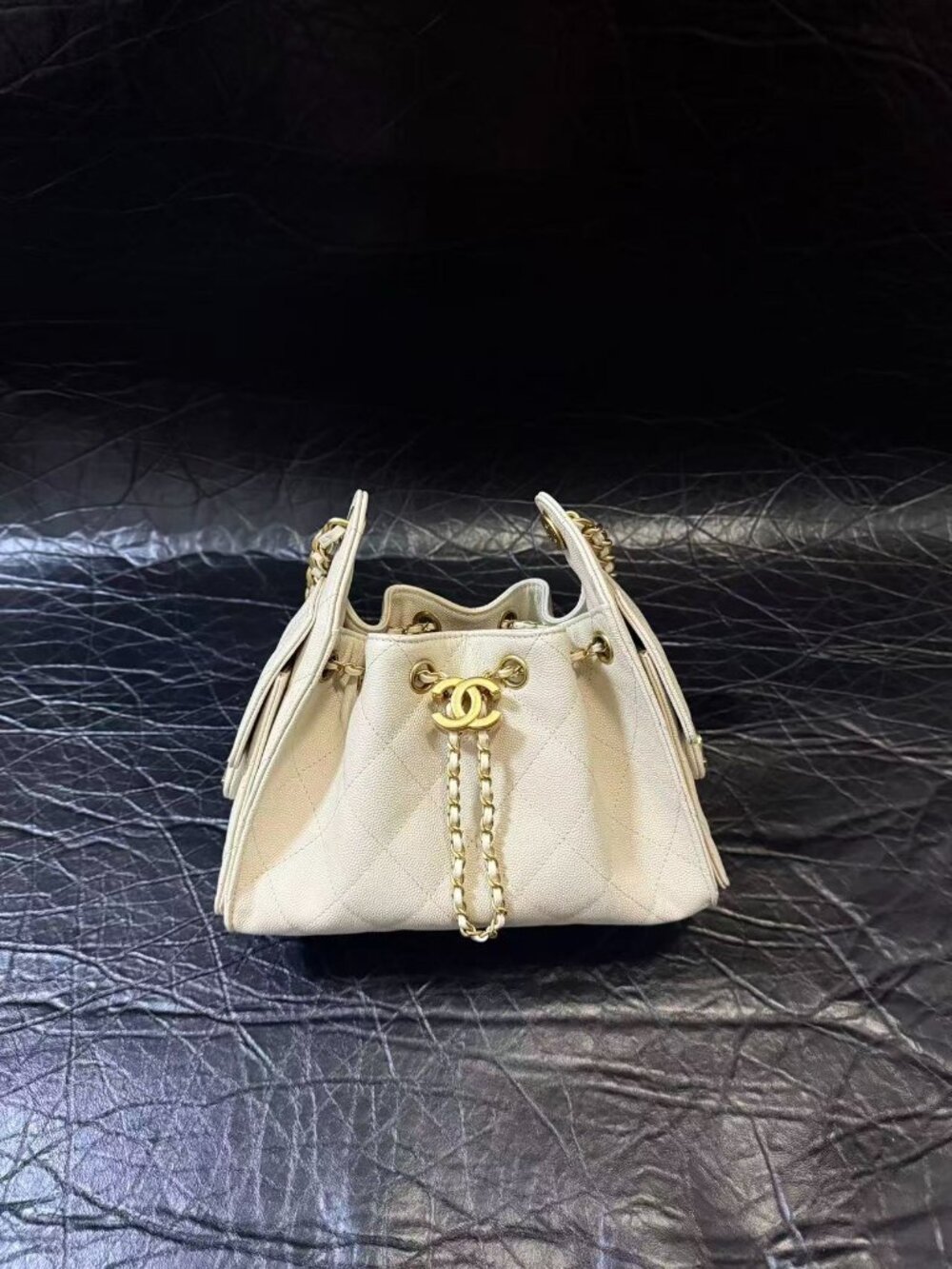 Classic CHANEL bag: A Stylish and Versatile Choice for Elegance